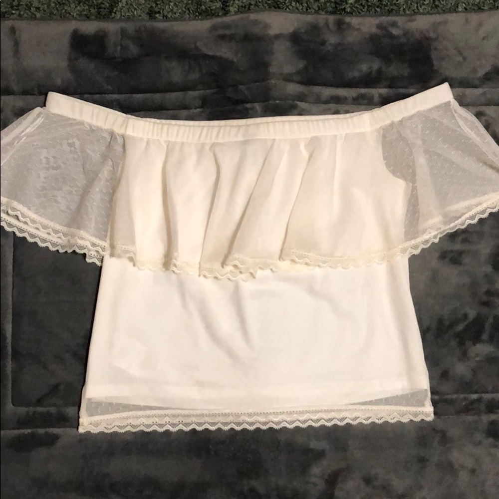 Cute off shoulder top!